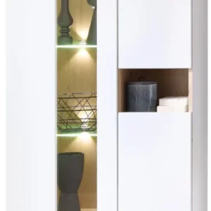 Vitrine MEMPHIS in Weiß mit Artisan Eiche Nachbildung, Gesamtansicht mit offenen Glasvitrinen und beleuchtetem Innenraum.