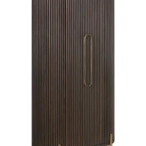 Richmond Schrank Luxor Eiche braun mit gerillter Frontfläche, Softclose-Tür und Holzbeinen in Gesamtansicht.
