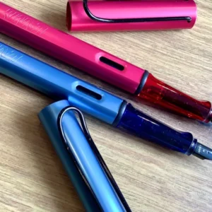 Roter und blauer Füller Alstar von Lamy