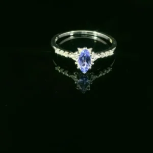 Eleganter Weissgoldring mit Tansanit und Diamanten – 18 Karat Luxus in Grösse 55 - YZ0003255